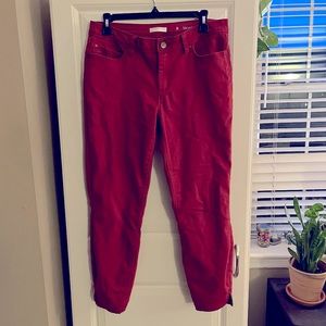 Lauren Conrad size 8 red skinny crop pants
